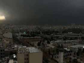تصاویر; آسمان تاریک تهران/تاریکی ناشی از ترکیب دود و ابر است
