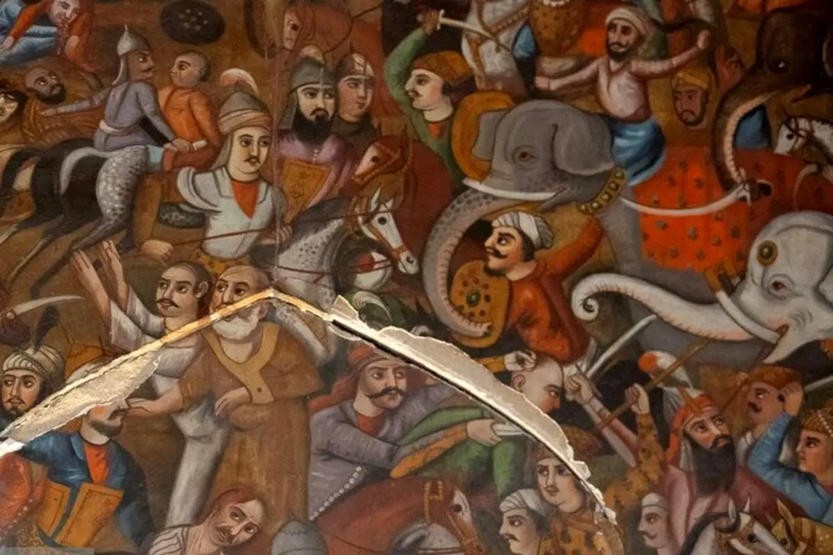 تصاویر; در اثر حمله به کاخ چهلستون اصفهان خسارت وارد شد