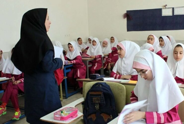 حقوق معلمان مدارس غیردولتی چگونه است؟