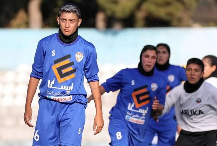 بازیکن تیم زنان ناراحتی خود را از فرار به استرالیا توصیف می کند