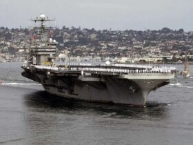 آبراهام لینکلن مورد هدف موشک های ارتش قرار گرفت