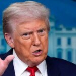 ترامپ به مردم ایران توهین می کند: ملتی بی تجهیزات و دیوانه