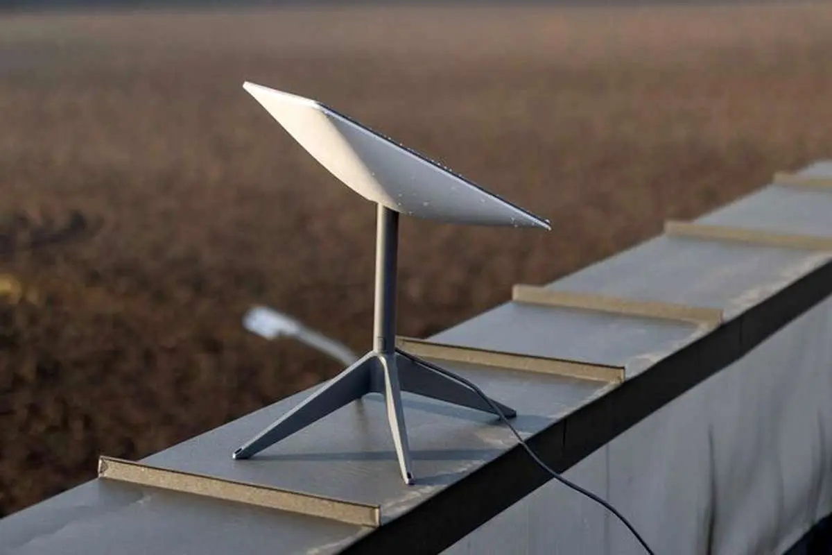 فارس: 61 حساب بانکی کاربران استارلینک مسدود شد