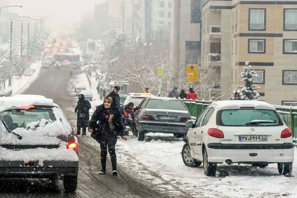 در تهران برف می بارد 1 در تهران برف می بارد