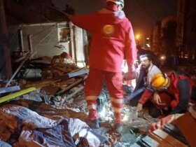 در حمله به یک منطقه مسکونی در قم 6 شهروند شهید شدند 9 در حمله به یک منطقه مسکونی در قم 6 شهروند شهید شدند