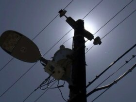 شهروندان در صورت قطع برق نگران نباشند 8 شهروندان در صورت قطع برق نگران نباشند