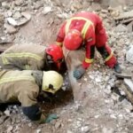 نجات معجزه آسای پسر 12 ساله از زیر آوار