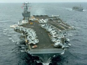 ستاد حاتم الانبیاء: یک زیردریایی آمریکایی در بندر صلاله هدف قرار گرفت.