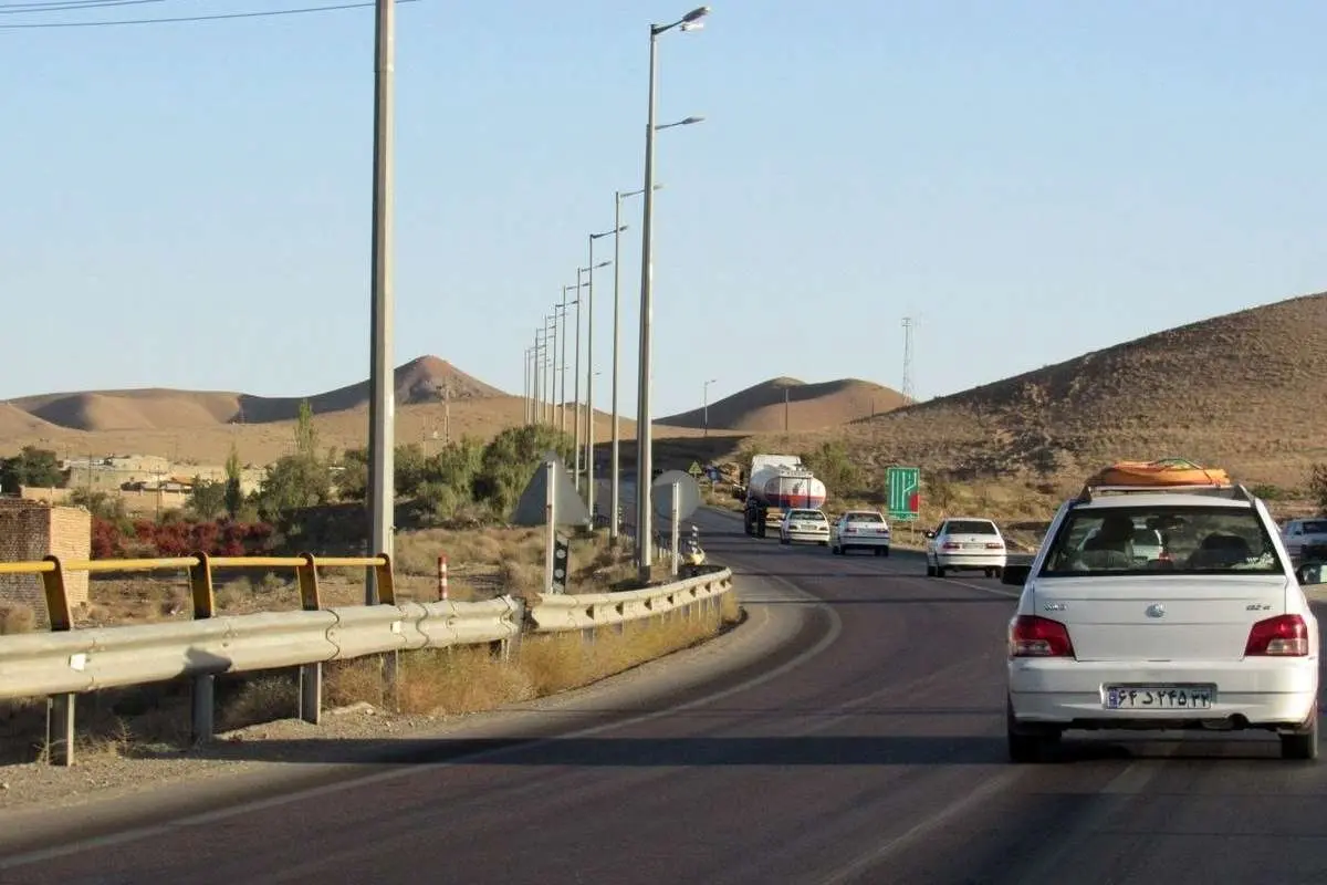 تردد در محورهای شمالی روان است/ بارش برف و باران در جاده های 8 استان