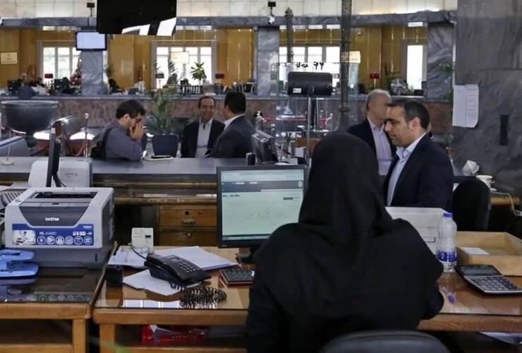 ساعت کاری ادارات و سازمان ها از روز شنبه 15 فرودین 32 ساعت کاری ادارات و سازمان ها از روز شنبه 15 فرودین