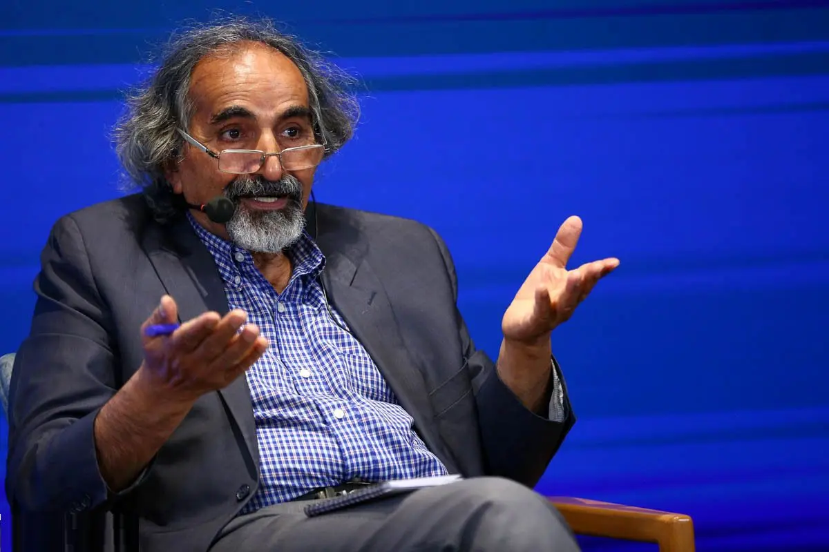 آزاد آرامکی: به زودی اکثریت جامعه علیه جنگ به میدان خواهند رفت