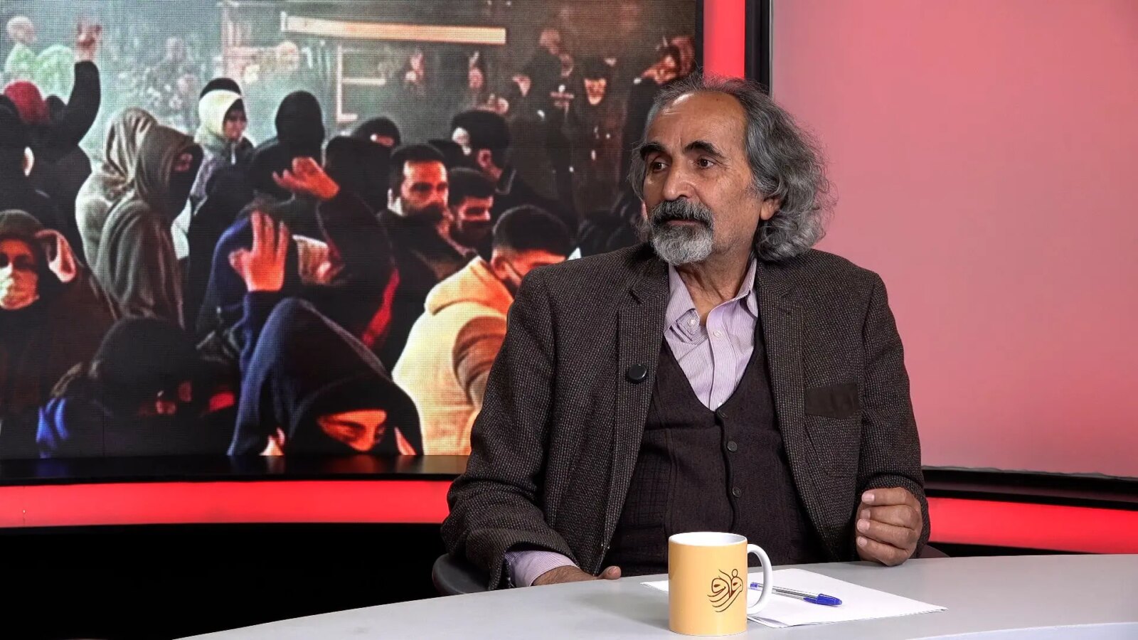 آزاد آرامکی: صداوسیما هر روز آهنگ تولید می کند اما دیده اید محسن چاوشی چه می کند؟ 1 آزاد آرامکی: صداوسیما هر روز آهنگ تولید می کند اما دیده اید محسن چاوشی چه می کند؟