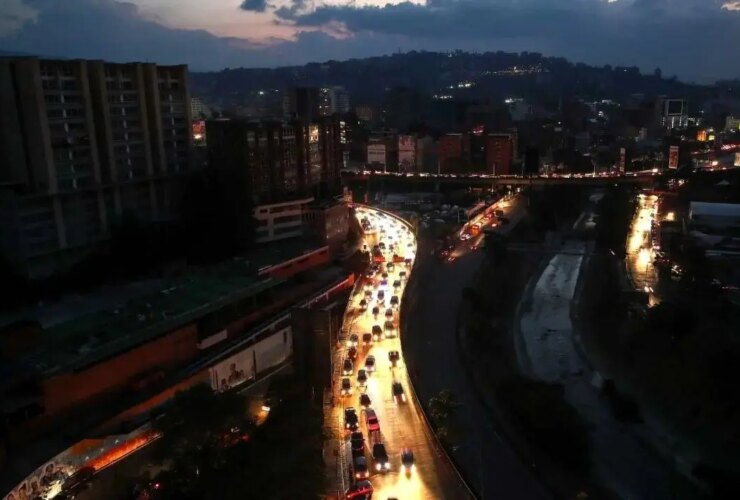 آیا احتمال قطع برق سراسری ایران به دلیل حمله وجود دارد؟ 7 آیا احتمال قطع برق سراسری ایران به دلیل حمله وجود دارد؟