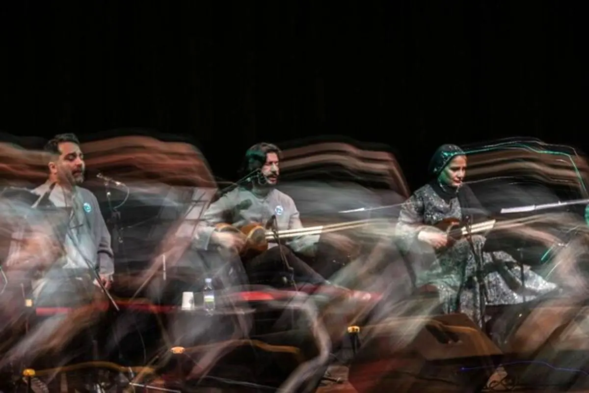 از طریق گوش گنجینه موسیقی حمله کنید