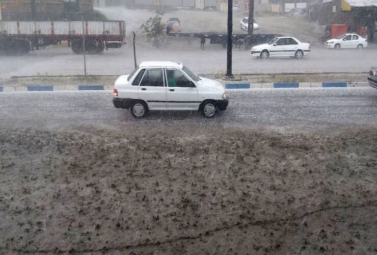 بارش باران در تهران/ آبگرفتگی در برخی معابر