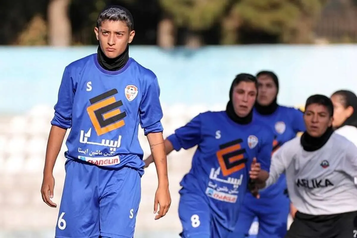 بازیکن تیم زنان ناراحتی خود را از فرار به استرالیا توصیف می کند