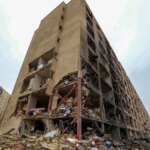 تصاویر; خسارات ناشی از حمله هوایی به مجتمع مسکونی در اراک