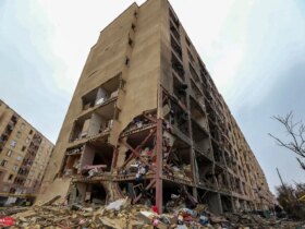 تصاویر; خسارات ناشی از حمله هوایی به مجتمع مسکونی در اراک 9 تصاویر; خسارات ناشی از حمله هوایی به مجتمع مسکونی در اراک