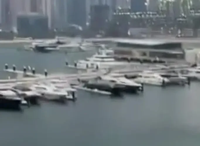 حال و هوای سواحل دبی در فصل اول سفر در سایه جنگ