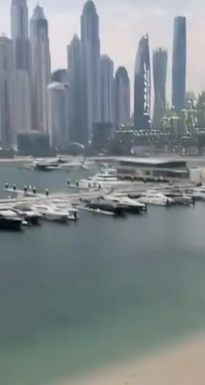حال و هوای سواحل دبی در فصل اول سفر در سایه جنگ