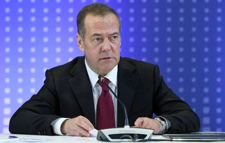 دیمیتری مدودف: مداخله آمریکا در ایران یک اشتباه استراتژیک است 1 دیمیتری مدودف: مداخله آمریکا در ایران یک اشتباه استراتژیک است