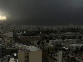 راز بارش باران سیاه در پایتخت محاصره شده تهران چیست؟