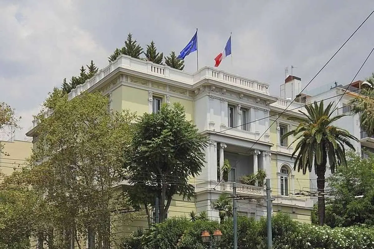 سفارت فرانسه در ایران: استقرار تجهیزات آمریکایی در پایگاه های ما در خاورمیانه اشتباه است