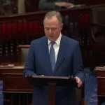 سناتور آمریکایی: باید قبل از گران شدن هزینه ها به جنگ با ایران پایان دهیم