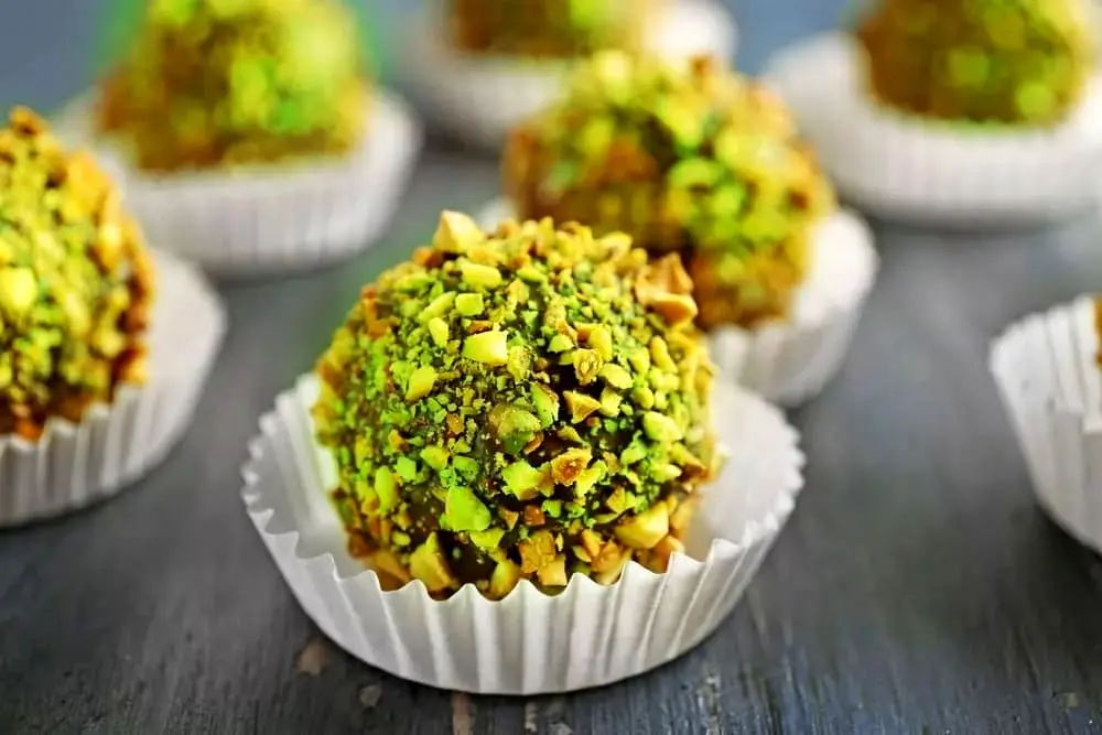 طرز تهیه دسر ملکه بادام زمینی