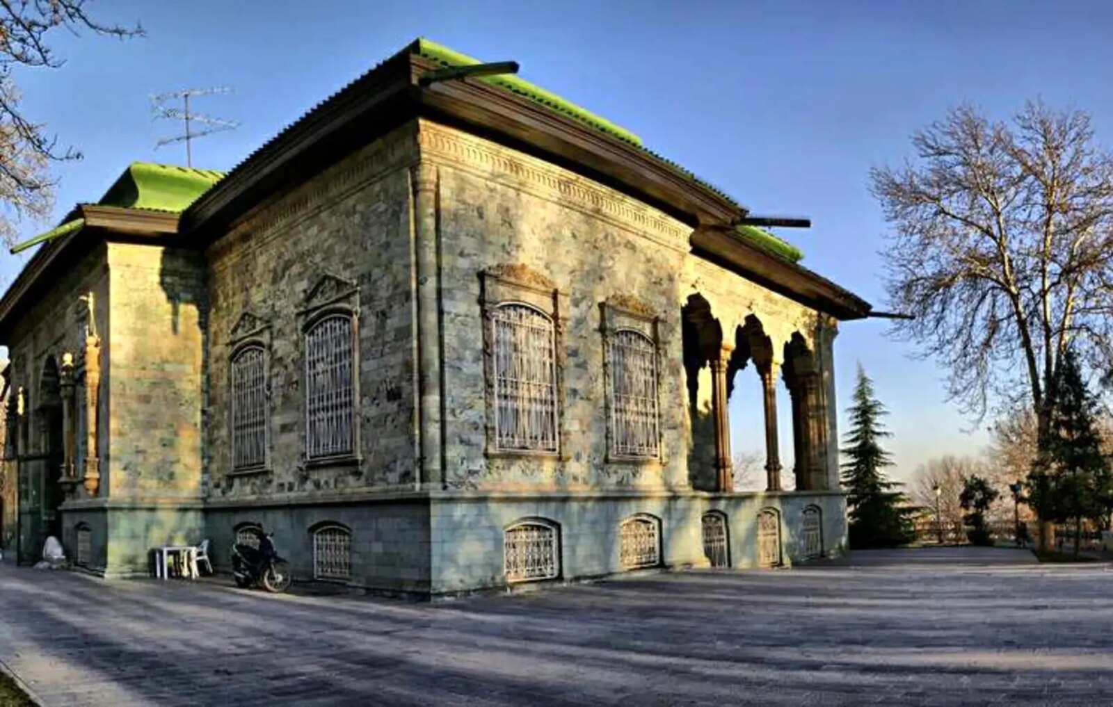 عکس خانه سبز بعد از بمباران