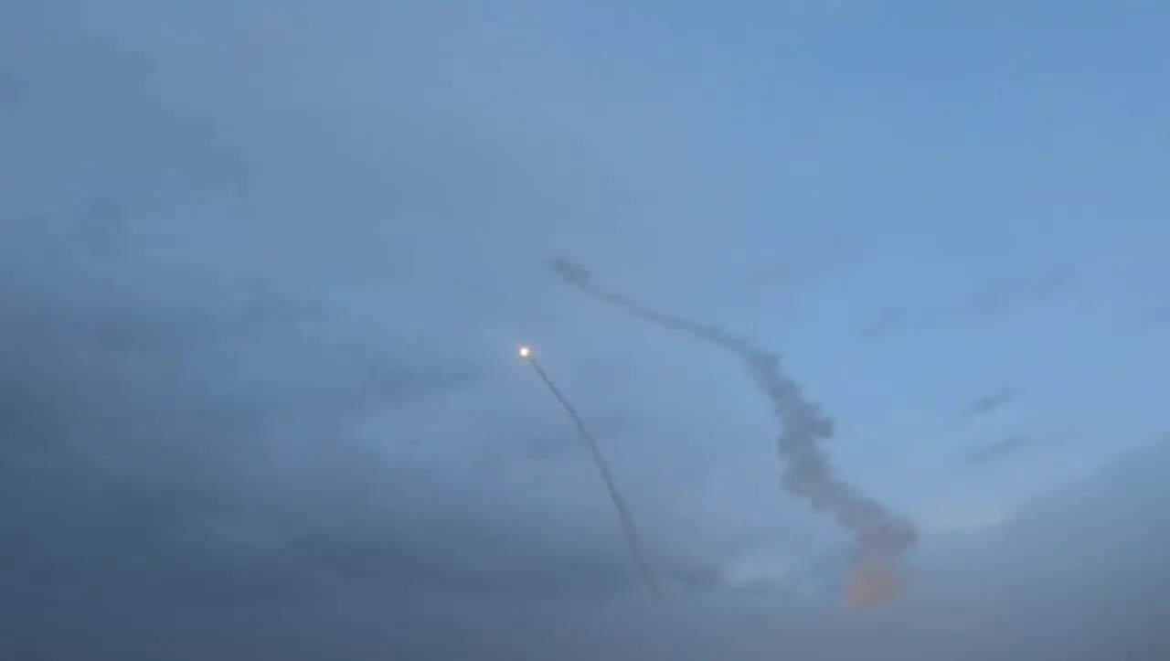 موج 85 وعده صادق 4; ما بسیاری از صنایع سنگین آمریکا و اسرائیل را هدف قرار می دهیم 1 موج 85 وعده صادق 4; ما بسیاری از صنایع سنگین آمریکا و اسرائیل را هدف قرار می دهیم