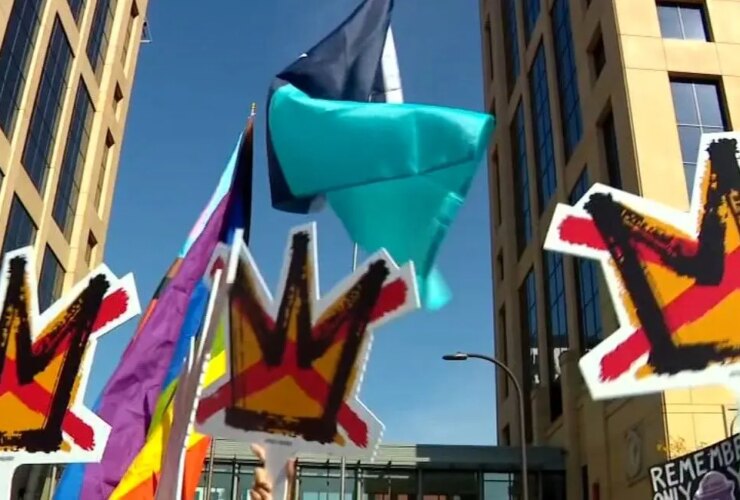 هزاران تظاهرات در سراسر آمریکا علیه ترامپ با شعار نه به پادشاهان برگزار شد 19 هزاران تظاهرات در سراسر آمریکا علیه ترامپ با شعار نه به پادشاهان برگزار شد