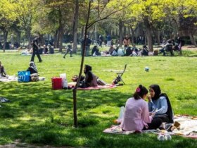 تصاویر: سیزده بدر در سایه جنگ