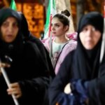 متن و حاشیه نشست شب در باغ فردوس تهران