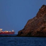 ایران و عمان هزینه ترانزیت از طریق تنگه هرمز را دریافت می کنند