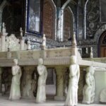 تخت مرمر کاخ گلستان تبدیل به حفاظ اضطراری شد