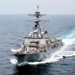 ناوشکن آمریکایی با هشدار شدید ایران از تنگه هرمز بازگشت