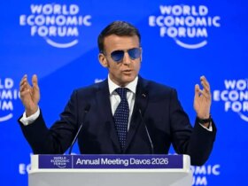 توئیت رئیس جمهور فرانسه به زبان فارسی