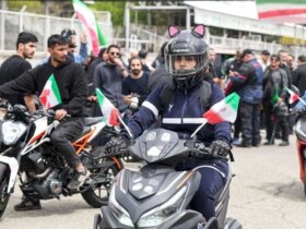 تصاویر; زنان و مردان آزادانه موتورسیکلت سواری می کنند