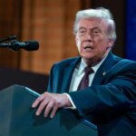 ادعای ترامپ: روز گذشته ۳۴ کشتی از تنگه هرمز عبور کردند