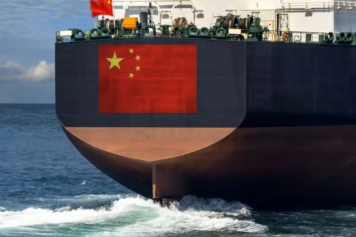 رویترز: یک نفتکش چینی از تنگه هرمز عبور کرد