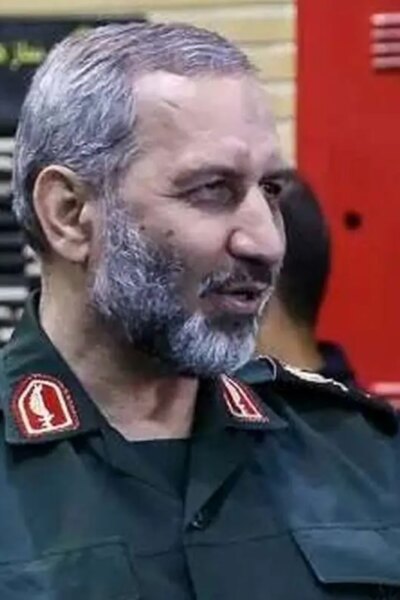 عکس سردار سید مجید موسوی در کنار رهبر شهید انقلاب 2 عکس سردار سید مجید موسوی در کنار رهبر شهید انقلاب