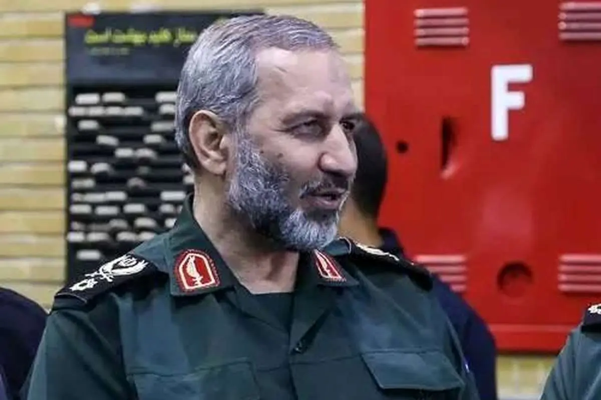 عکس سردار سید مجید موسوی در کنار رهبر شهید انقلاب