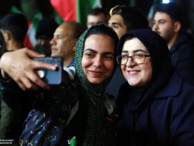 تصاویر; حاشیه و متن هنرمندان در باغ فردوس گرد هم آمدند