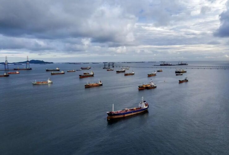 عراقچی: تنگه هرمز به طور کامل باز شد