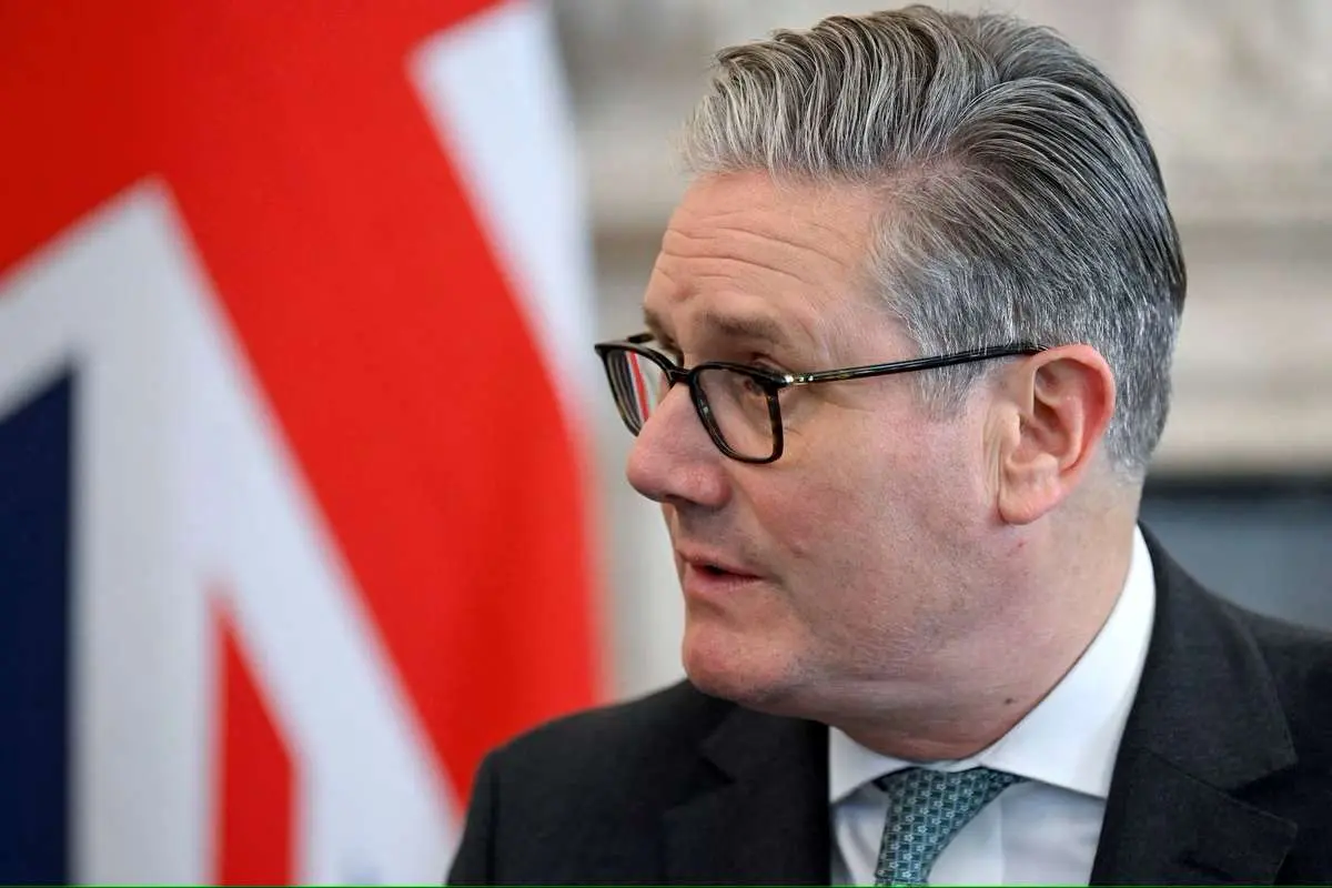 استقبال استارمر از بازگشایی تنگه هرمز