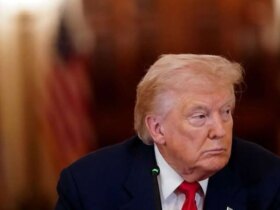 کاخ سفید ترامپ را پادشاه خطاب کرد