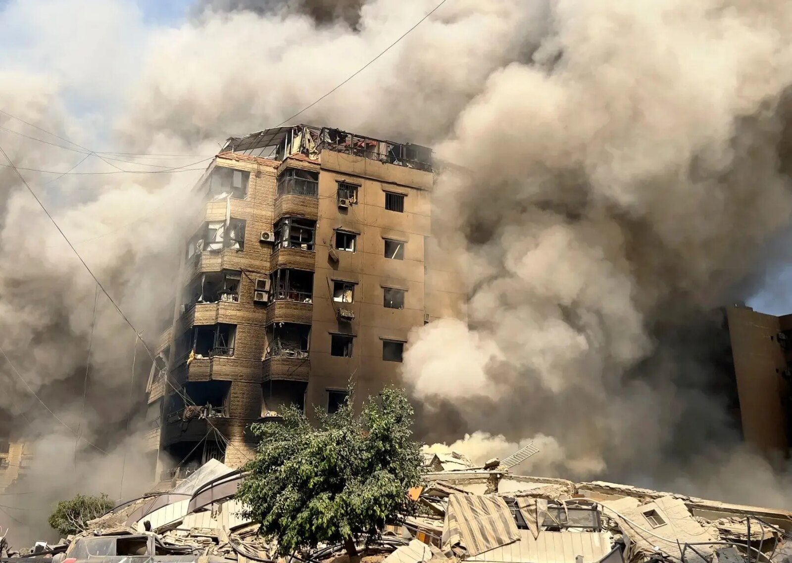 34 لبنانی در 24 ساعت گذشته بر اثر حملات رژیم صهیونیستی به شهادت رسیدند 1 34 لبنانی در 24 ساعت گذشته بر اثر حملات رژیم صهیونیستی به شهادت رسیدند