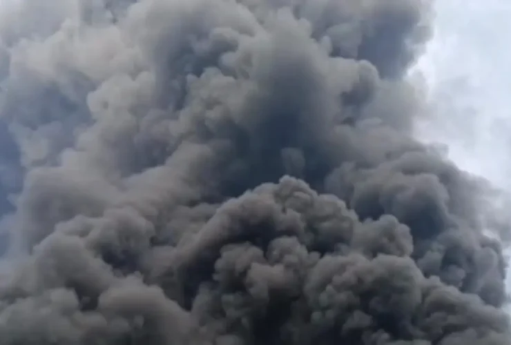 آتش سوزی بزرگ در کارخانه یونولیت گنبدکاووس