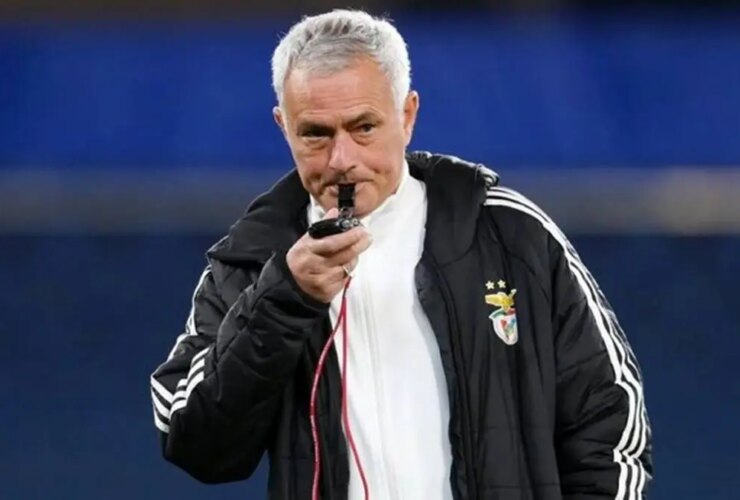 اخراج آقای خاص از بنفیکا؟ 3 اخراج آقای خاص از بنفیکا؟